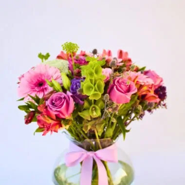 Encanto de Gerberas y Rosas